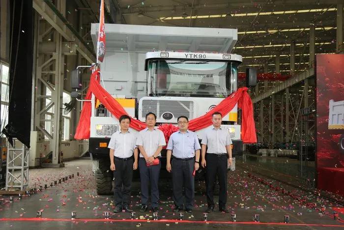 壹定发首台！响应国家打赢蓝天保卫战三年行动计划--壹定发重装纯电动矿用车下线