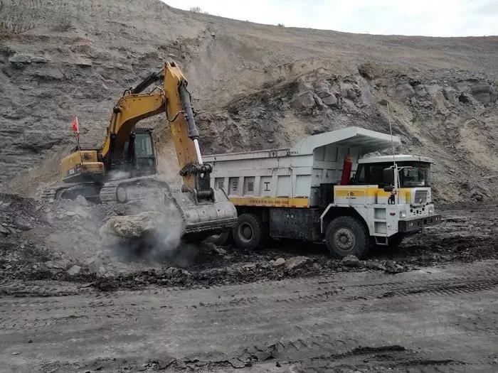 壹定发重装纯电动矿用车内蒙试车