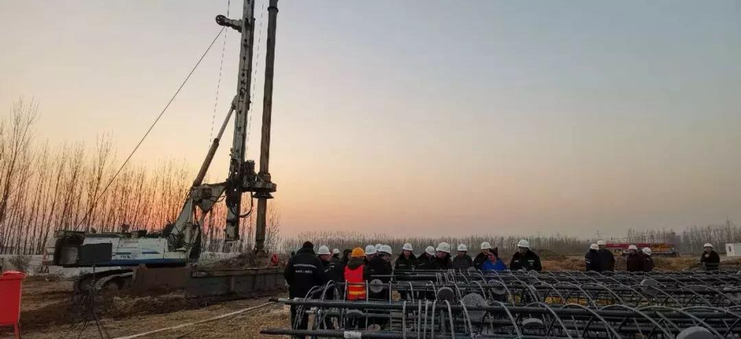 壹定发旋挖打下雄安站第一桩