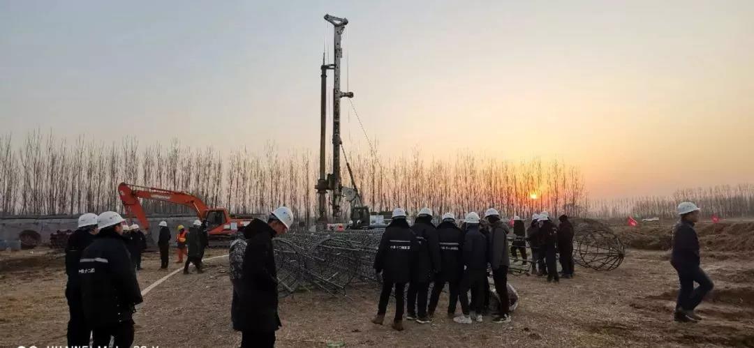 壹定发旋挖打下雄安站第一桩